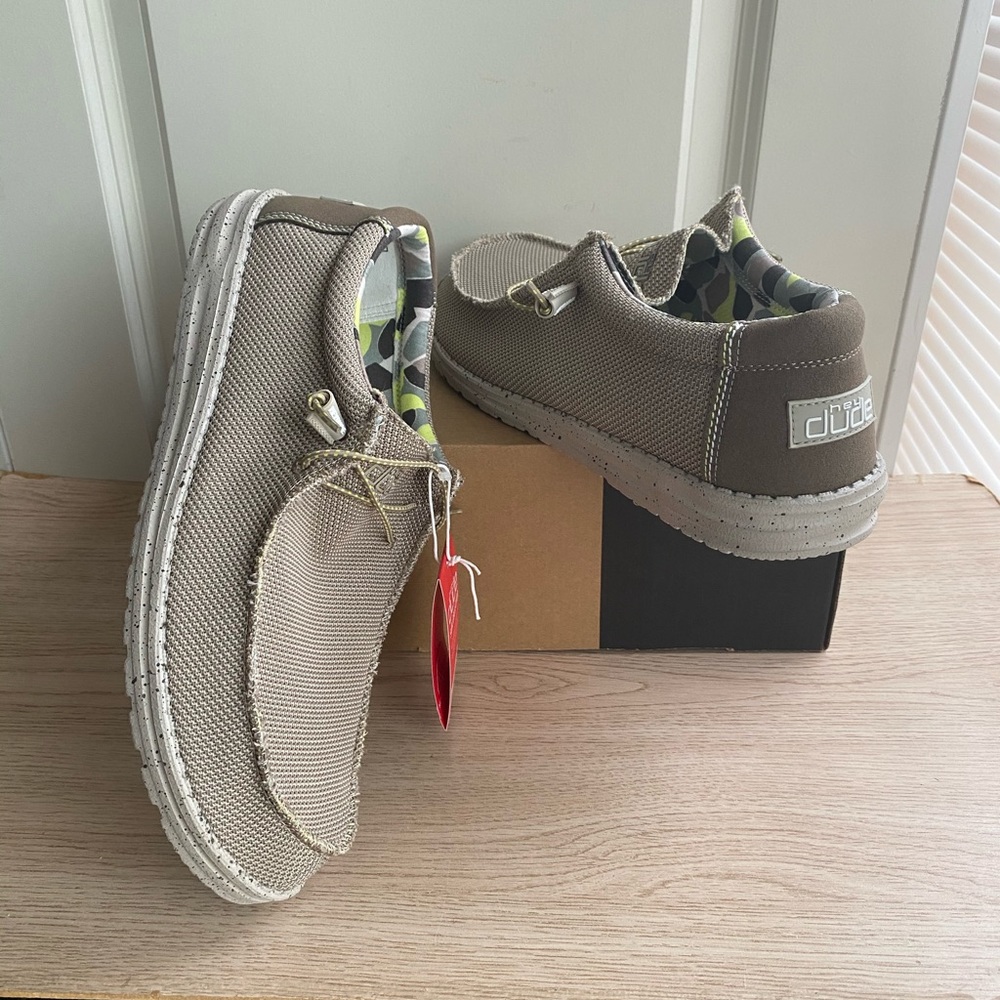 Brand New Hey Dude Slip on Shoes - Men 14 - Picture 2 of 10